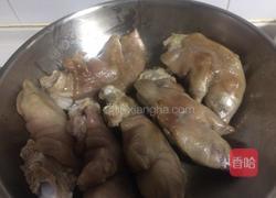 卤猪蹄的做法图解3