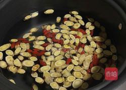 马卡黄芪党参鸡汤的做法图解1