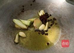 荷香三黄鸡的做法图解3