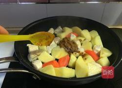 咖喱薯炆鸡的做法图解3