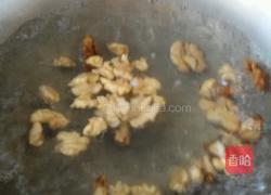 凉拌香椿苗的做法图解2