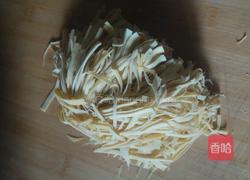 凉拌干豆腐丝的做法图解1