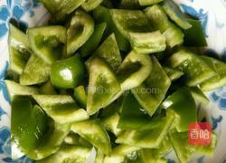 青椒爆炒鸡丁的做法图解1