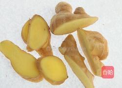 马蹄莲藕猪脚汤的做法图解1