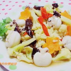 白花椰菜烩小墨鱼的做法[图]