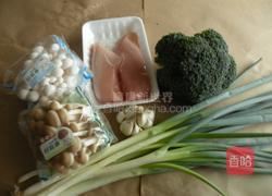 盐水菇菇鸡丝的做法图解1