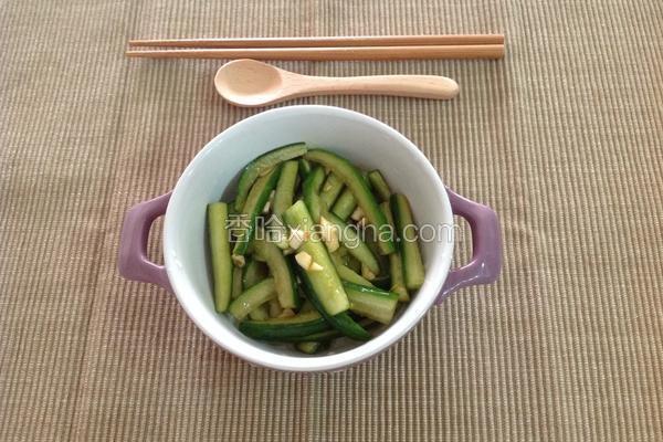 芝麻油凉拌小黄瓜