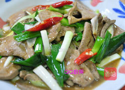 蚝油葱段炒猪肝片的做法图解5