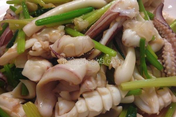 芹菜炒墨鱼