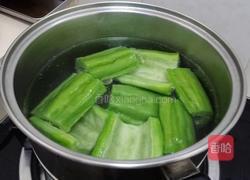 苦瓜蜜枣排骨汤的做法图解3