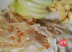 沙茶金针菇炒肉片的做法图解1