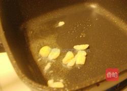 沙茶水莲海鲜菇的做法图解2