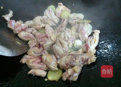 冬菇炒鸡的做法图解2