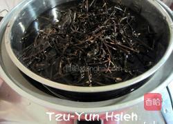 凉粉草汁的做法图解1