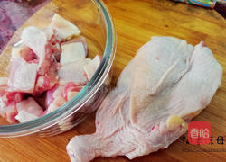 蜜汁鸡腿炒甜椒的做法图解1