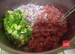 五香牛肉馅饼的做法图解3