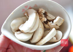 绿咖哩麻婆鱼的做法图解2