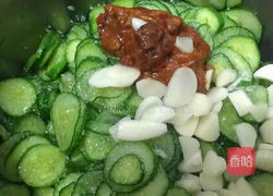 凉拌小黄瓜的做法图解2