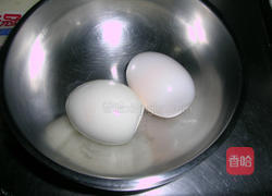 鸡蛋鸭蛋火腿沙拉的做法图解2