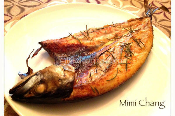 迷迭香红椒烤鲭鱼