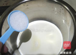 草莓可可杯子蛋糕的做法图解5