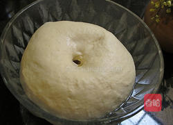 香葱肉松面包的做法图解2