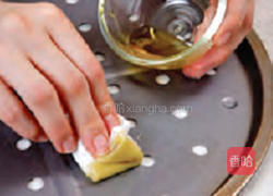 制作披萨饼皮的做法图解7