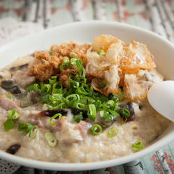 皮蛋瘦肉粥的做法[图]