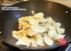 手工慢炒黑糖姜片的做法图解3