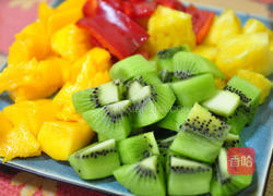 蚝油醋香果律虾球的做法图解1