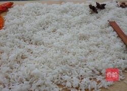 荷叶芋头粉蒸鸡的做法图解1