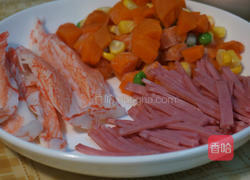 蟹肉玉米浓汤的做法图解1