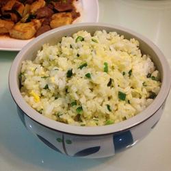 葱香蛋炒饭的做法[图]