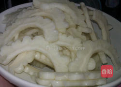 茶香桂花蜜苦瓜片的做法图解2