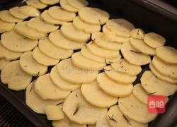 番茄鳀鱼烤比目鱼的做法图解2