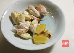 古早味香菇卤蹄筋的做法图解3