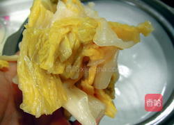 酸菜白肉锅的做法图解1