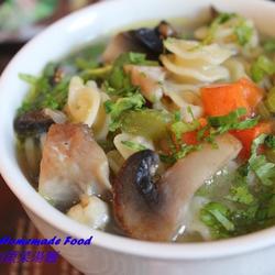 鸡肉蔬菜汤面的做法[图]