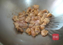 辣子鸡丁的做法图解1