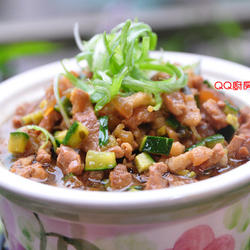 小黄瓜丁香菇卤肉的做法[图]