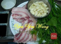 蒜瓣蜜五花的做法图解1