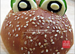 火腿青蛙汉堡的做法图解1