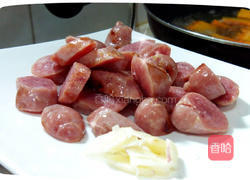 水煮香肠的做法图解4