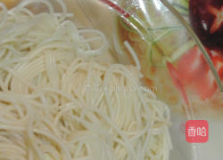 经典肉燥皮蛋拌面的做法图解6