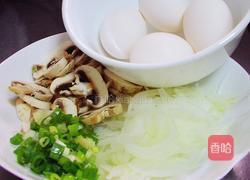 蘑菇洋葱滑蛋的做法图解1