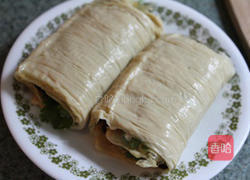 海苔肉松豆皮卷的做法图解2