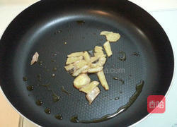 彩椒三杯松坂豚的做法图解2