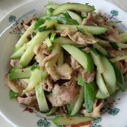 小黄瓜炒肉片的做法[图]