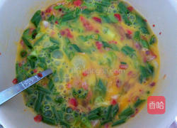 叉烧煎蛋的做法图解2