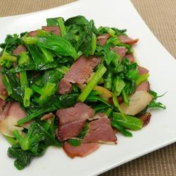 奶油腊肉炒豆苗的做法[图]